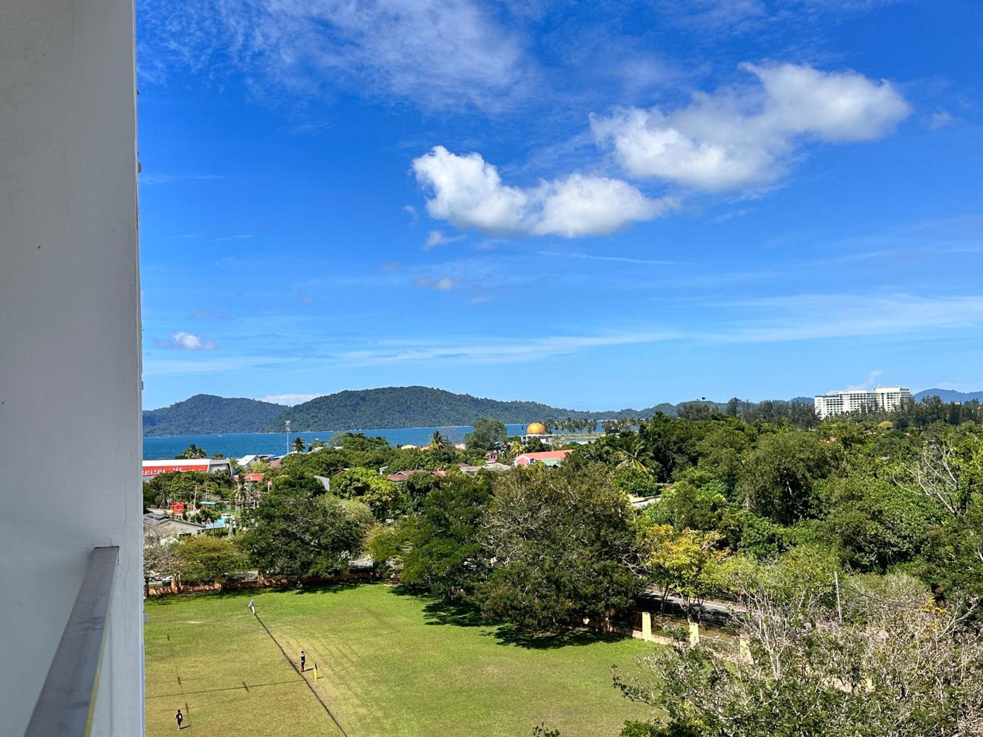 Aru Wifi,carpark,24h Check In,water Filter By R2 Apartment Kota Kinabalu