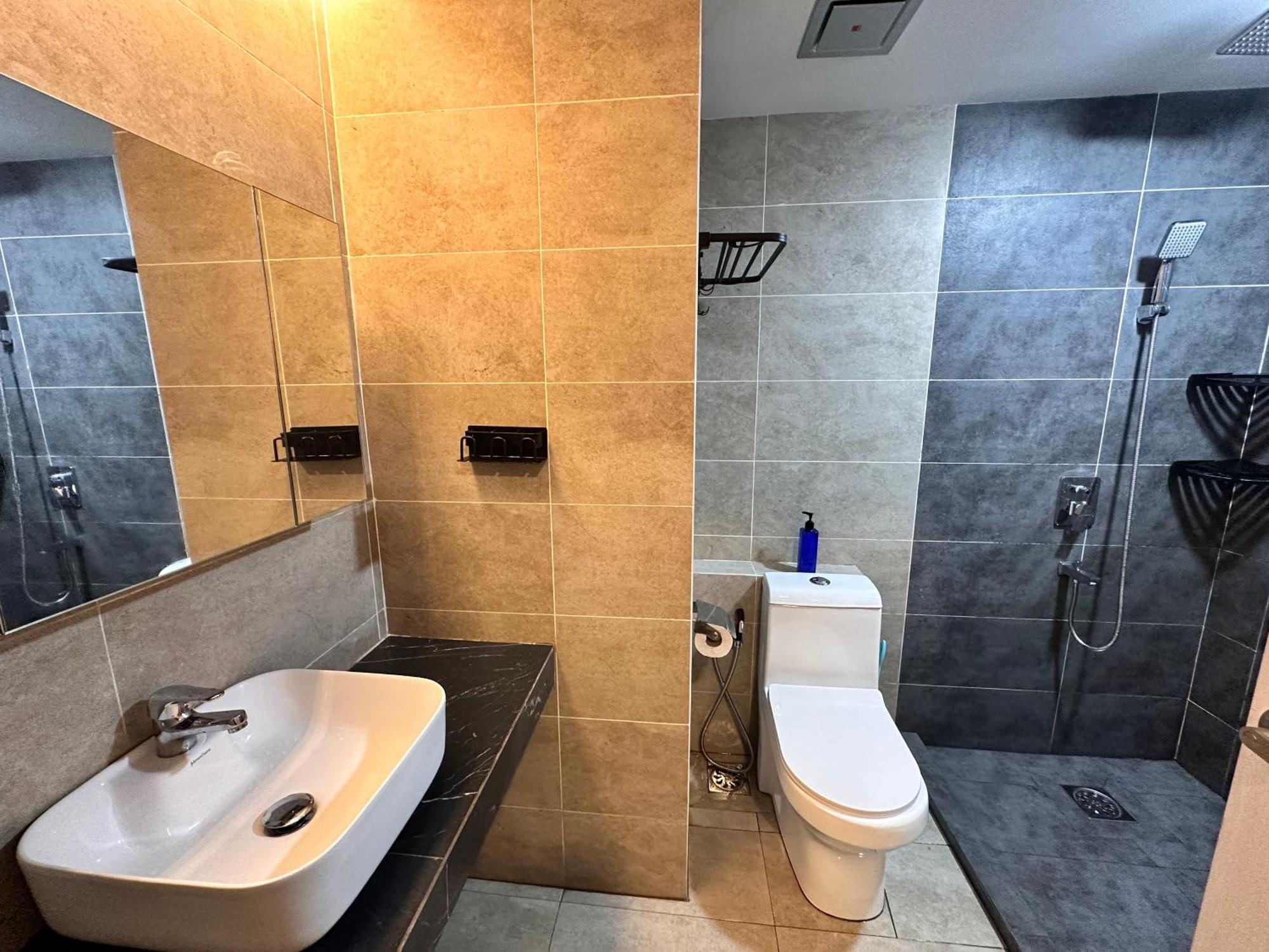 Aru Wifi,carpark,24h Check In,water Filter By R2 Apartment Kota Kinabalu